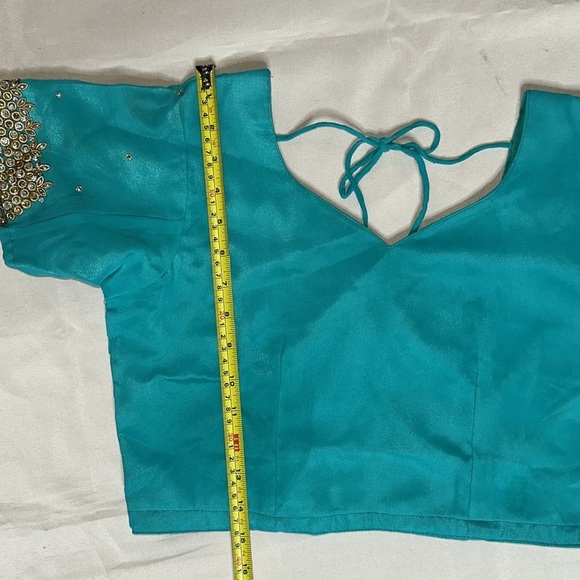 Elegant 2 Piece Sari & Accessories Outfit Turquoise Blue & Gold - Picture 11 of 17